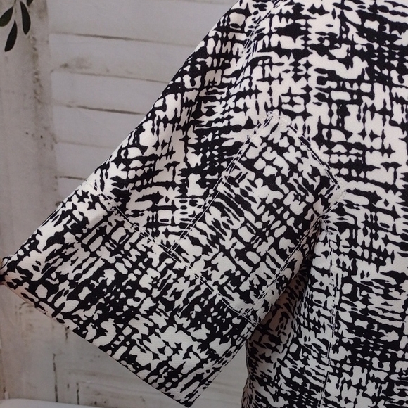 Kenneth Cole Reaction Monochrome Patterned Blazer Size 2 - Picture 8 of 10